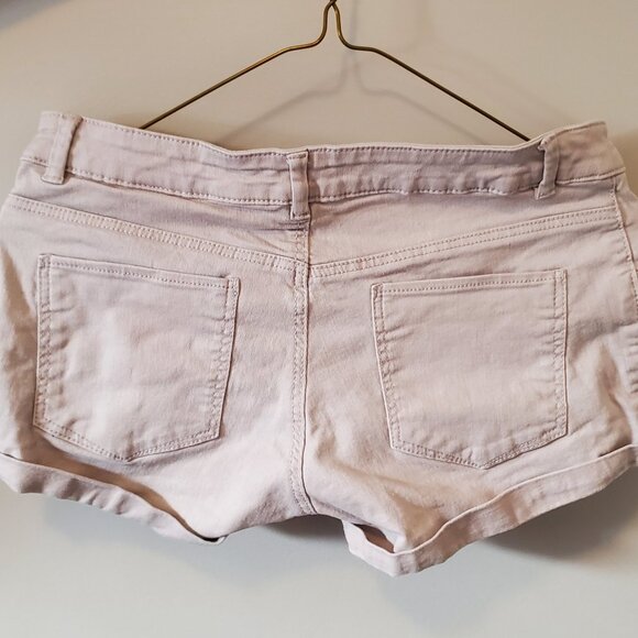 H&M Beige Denim Shorts - Picture 2 of 2